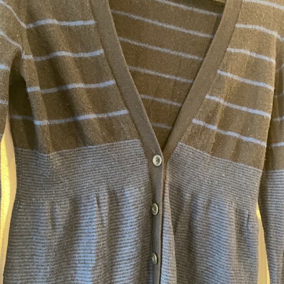Vince cashmere cardigan soooo soft and comfortable size M - Picture 3 of 8
